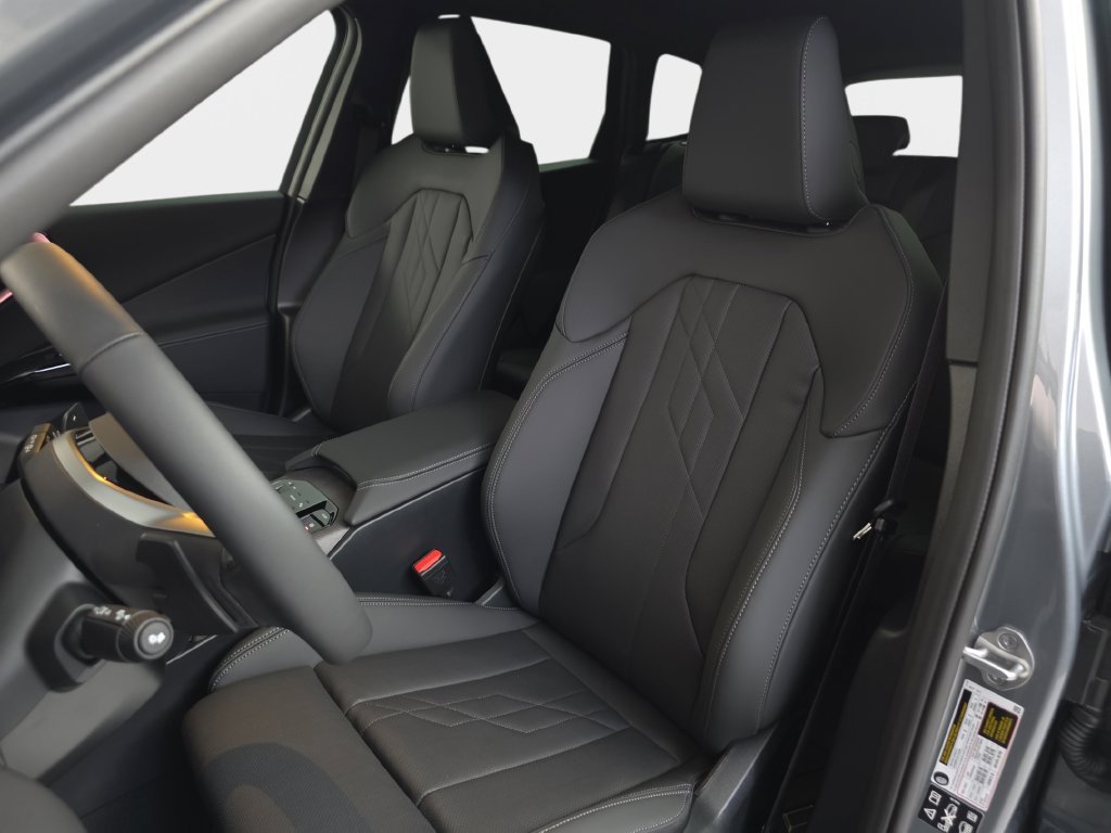 Used 2026 Skyscraper Grey Metallic BMW 30 xDrive image 15