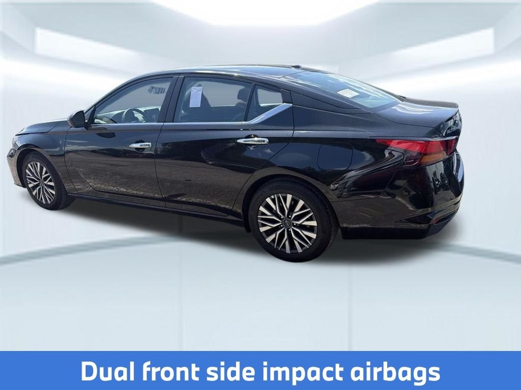 Used 2025 Black Nissan 2.5 SV image 12
