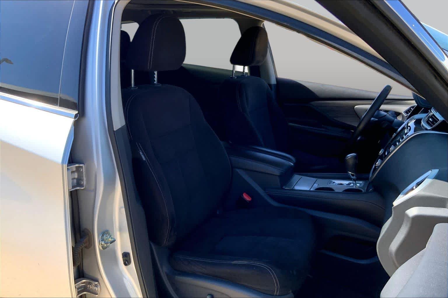 Used 2015 Brilliant Silver Metallic Nissan SV image 8