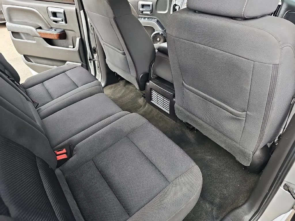 Used 2018 Silver Chevrolet LT image 11