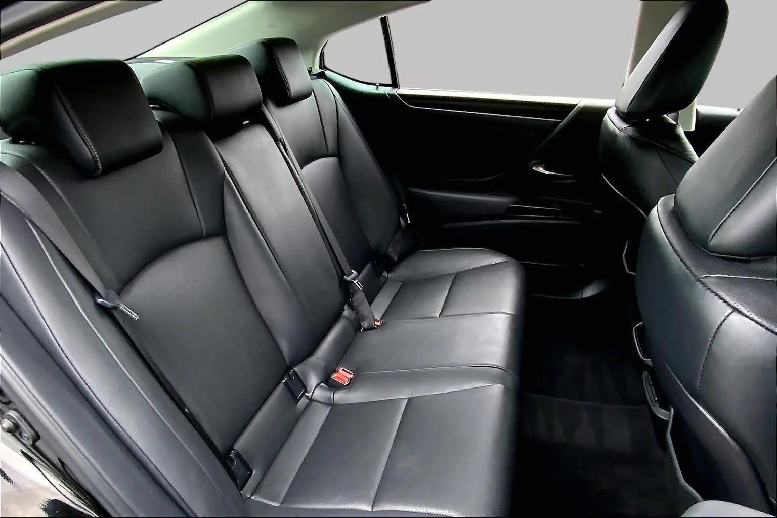Certified Used 2024 OBSIDIAN Lexus  image 20