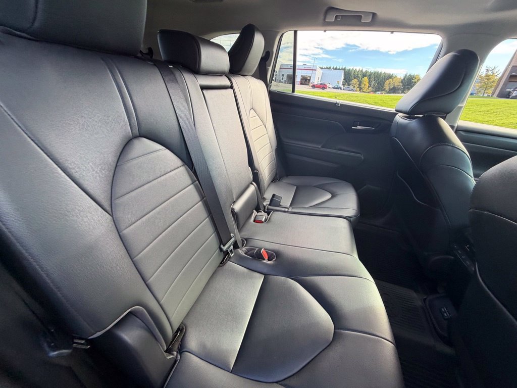 Used 2023 Black Toyota XLE image 39