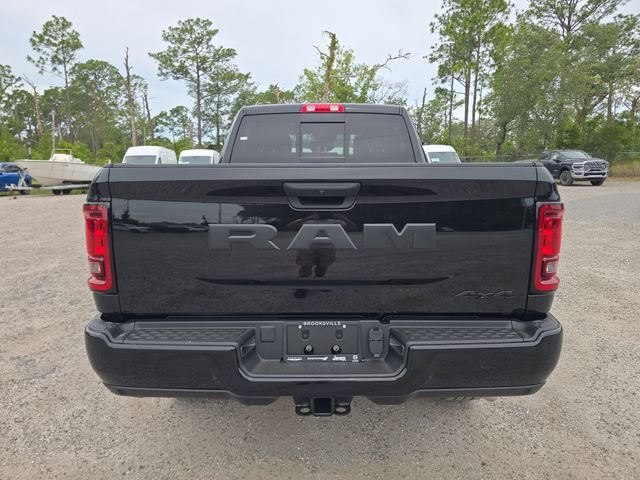 New 2026 Diamond Black Crystal Pearl-Coat Exterior Paint RAM Tradesman image 5