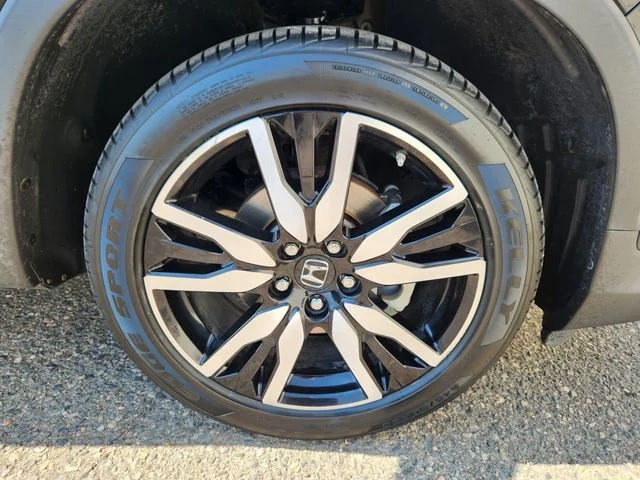 Used 2019 Black Honda Touring image 19