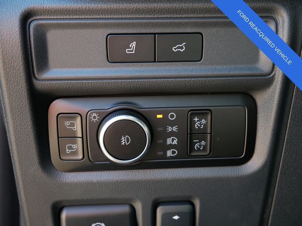 Used 2023  Ford Platinum image 18