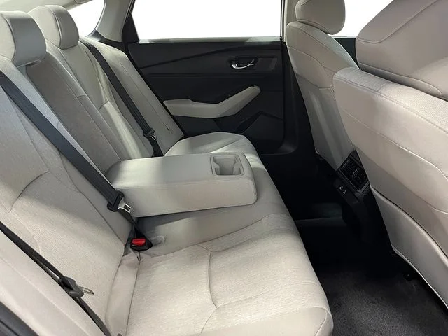 New 2026 White Honda SE image 27