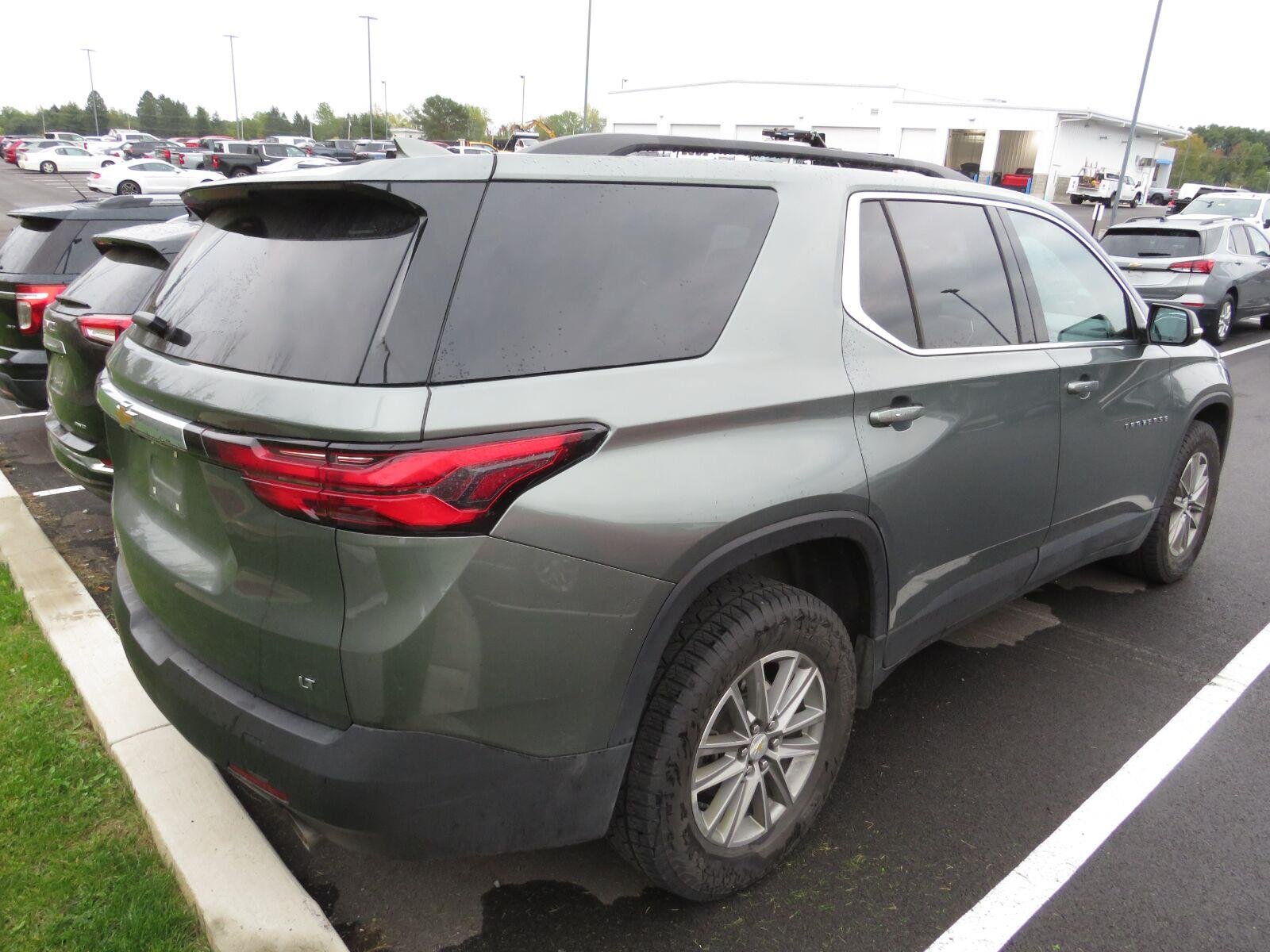 Used 2023 Silver Sage Metallic Chevrolet LT Cloth image 13
