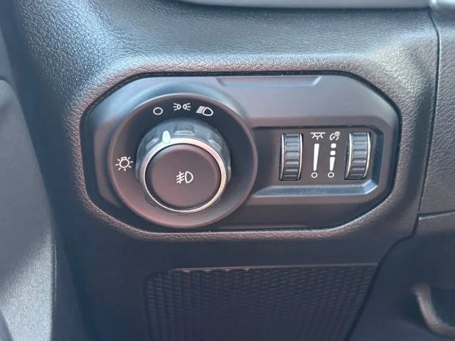 Used 2021 Blue Jeep Sport image 29