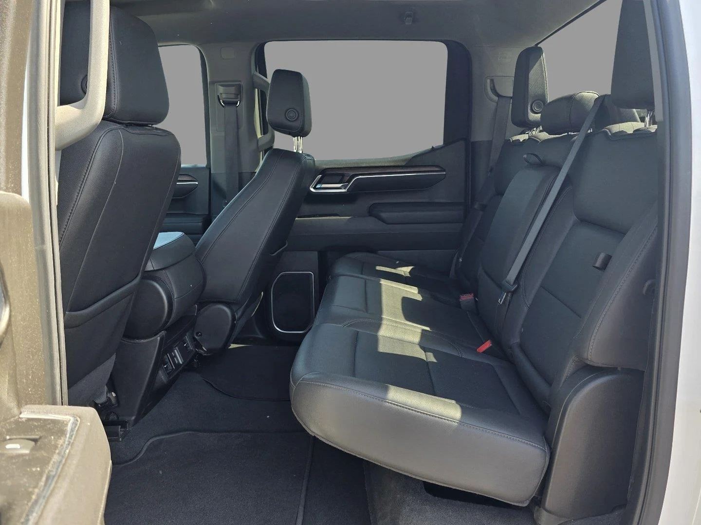 Used 2025 Summit White GMC SLT image 26