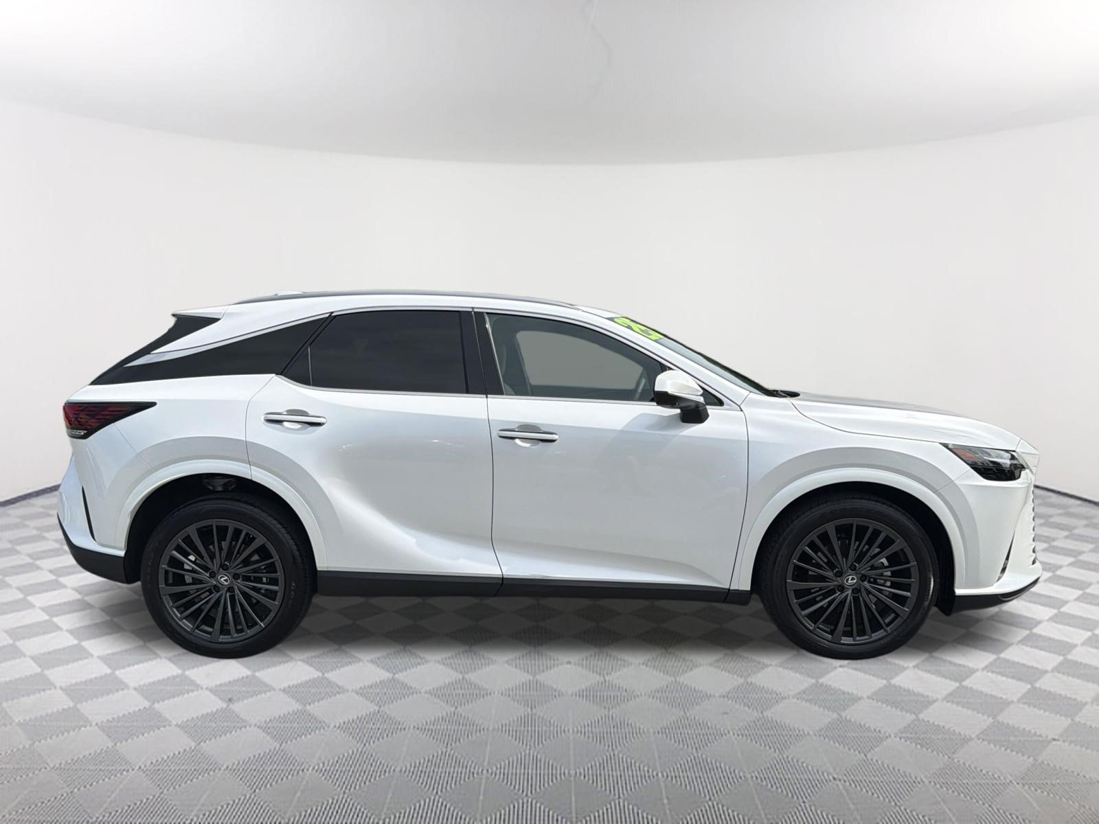 Used 2025 White Pearl Lexus 350 Premium image 17
