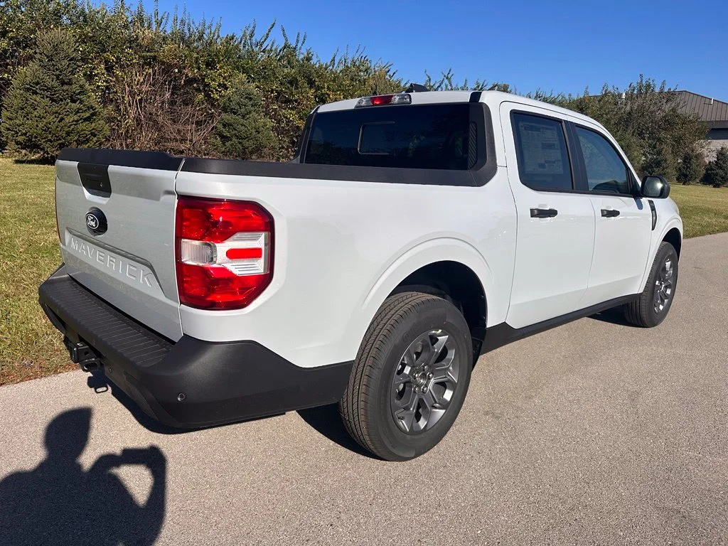 New 2026 Space White Metallic Ford XLT image 12