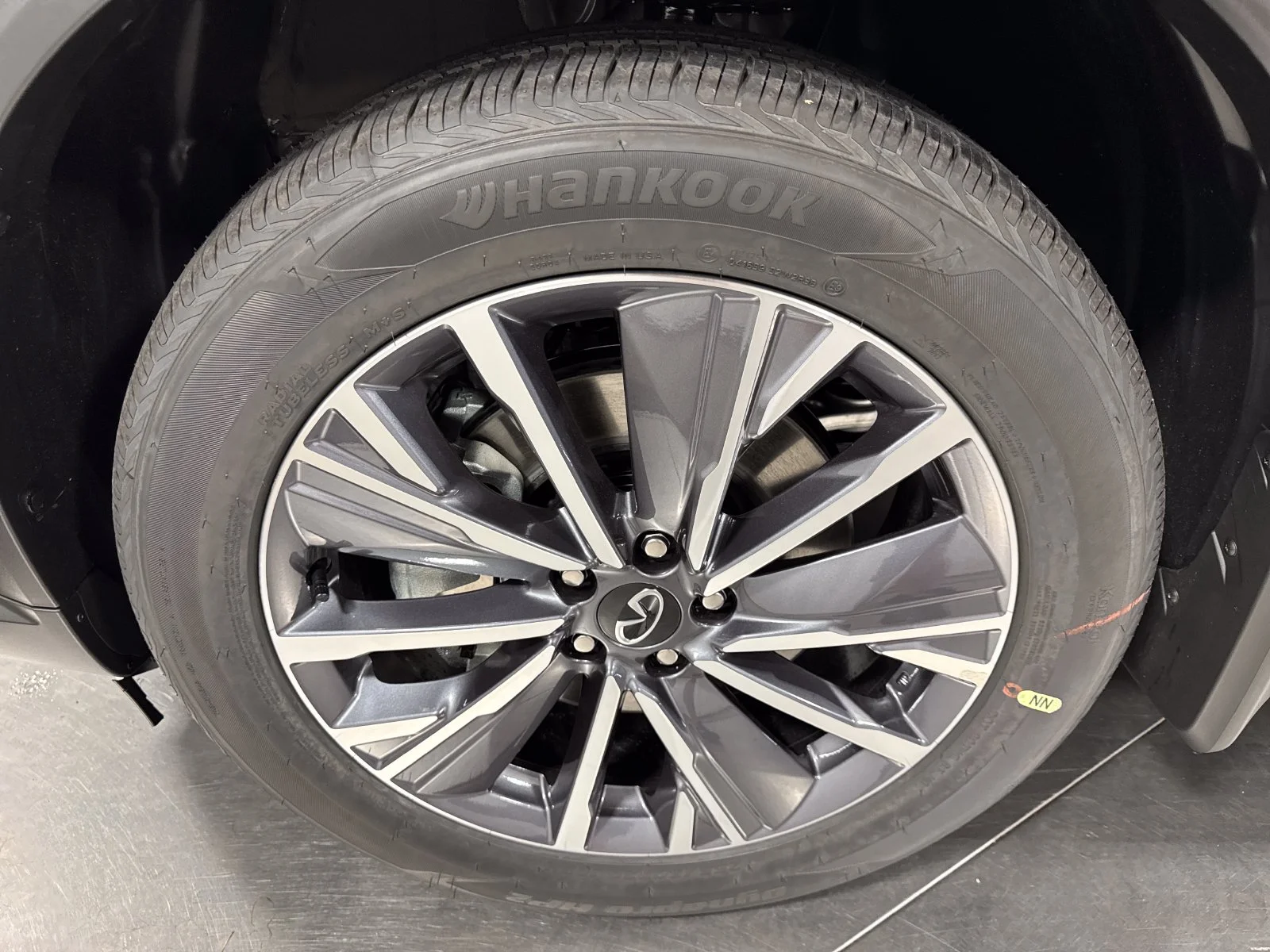 Used 2027 Gray INFINITI LUXE image 2