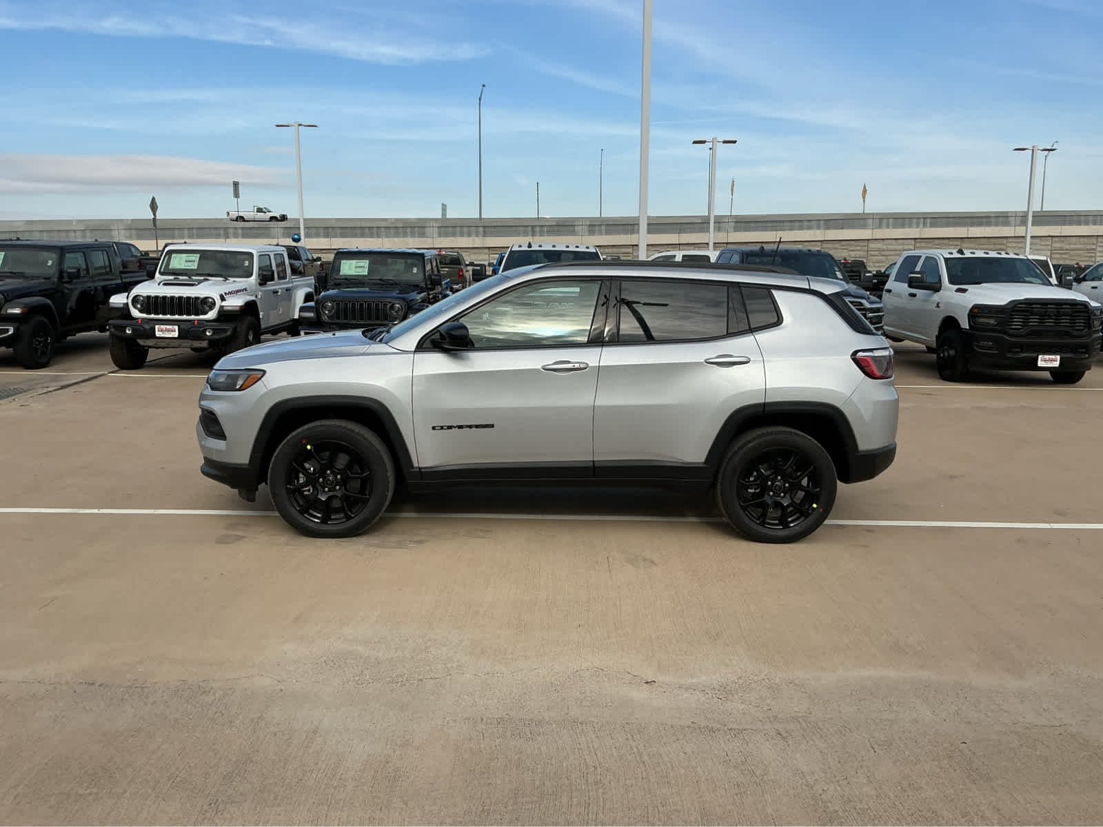 New 2026 Silver Zynith Metallic Clear-Coat Exterior Paint Jeep Latitude image 9