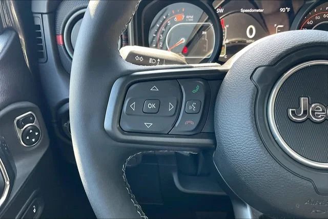 2025 Jeep Wrangler 4-Door Rubicon - Photo 17