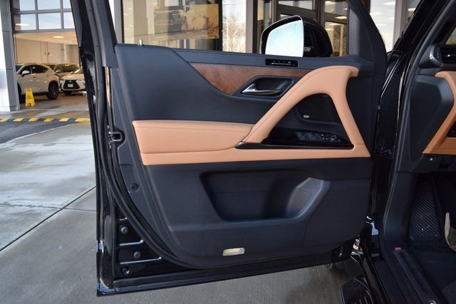 2026 Lexus LX 700h Luxury - Photo 8