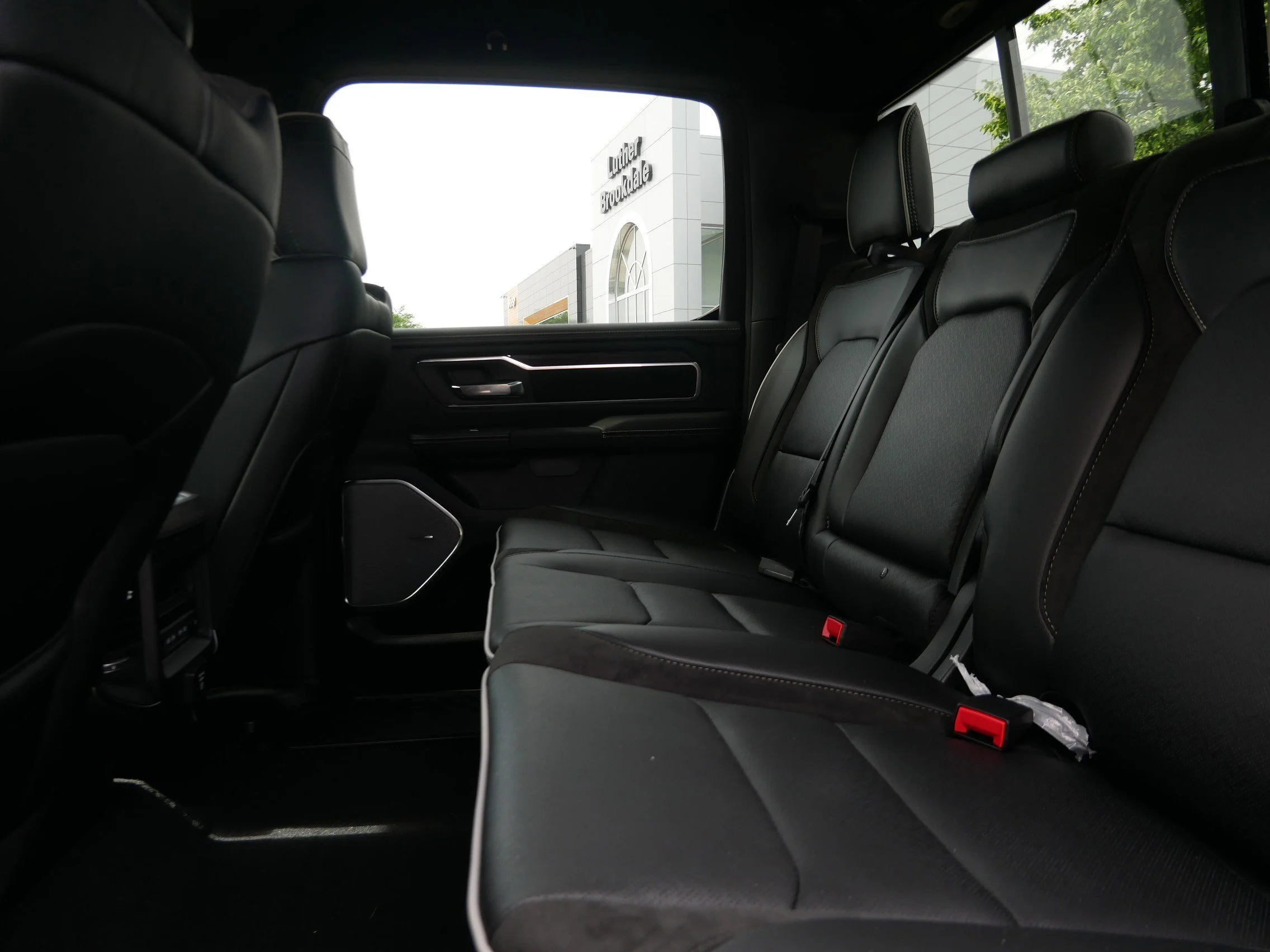 New 2026 Serrano-Green Metallic Exterior Paint RAM Laramie image 10