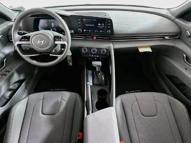 New 2026 Hyundai ELANTRA SE
