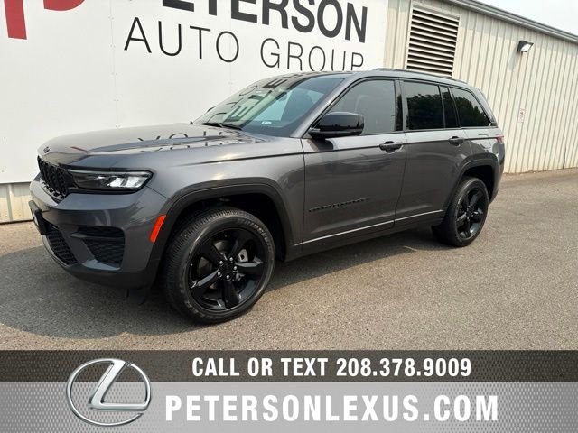 Used 2024 Gray Jeep Altitude X image 8