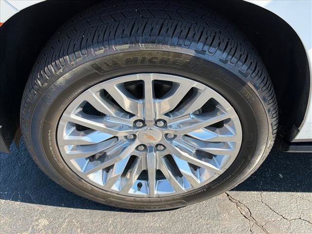 Used 2023 IRIDESCENT PEARL TRICOAT Chevrolet Premier image 40