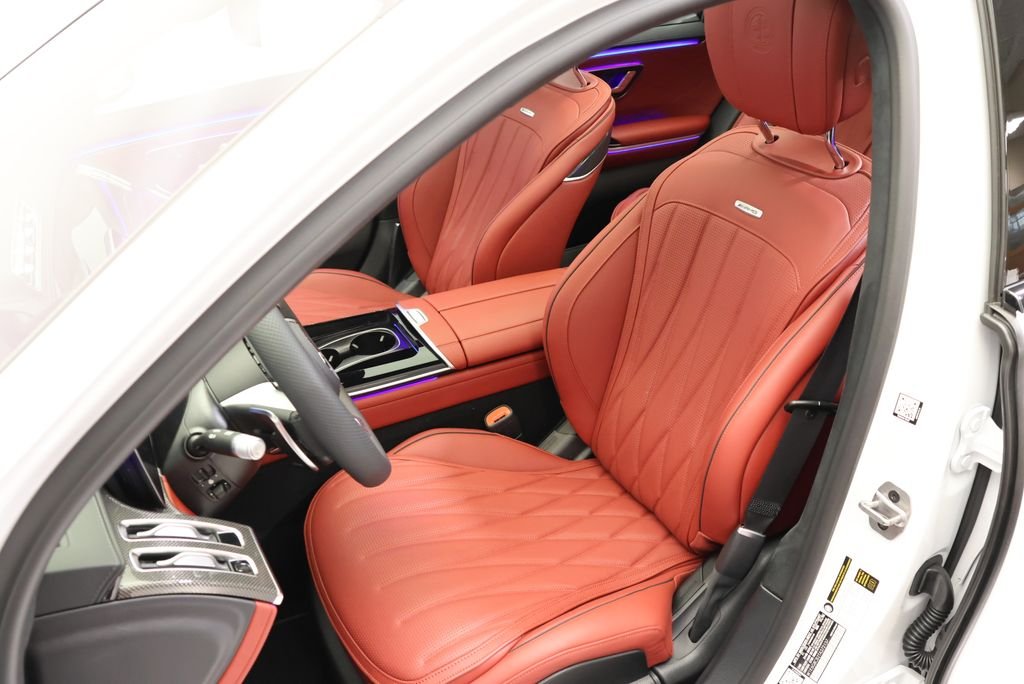 New 2026 MANUFAKTUR Moonlight White Metallic Mercedes-Benz S 63 E AMG® image 40