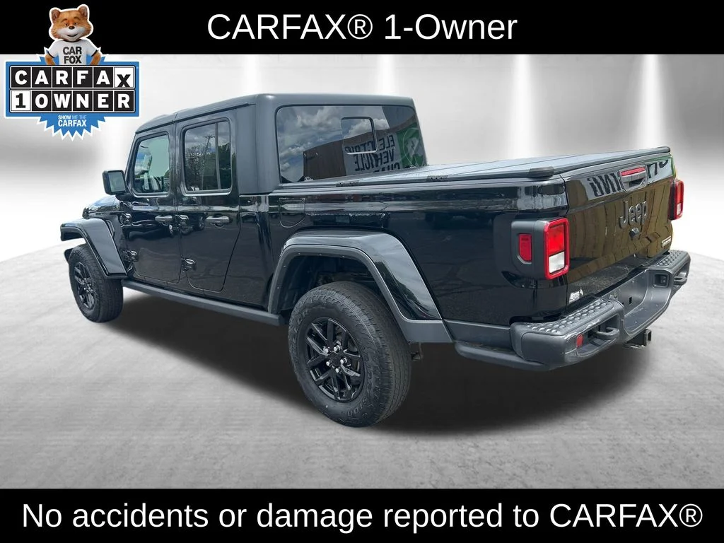 Used 2023 Black Jeep Sport image 3