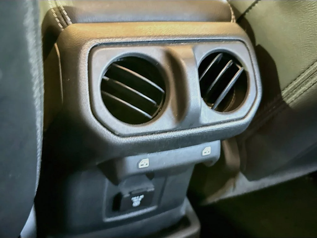 Used 2022  Jeep Unlimited Sahara 4xe image 28