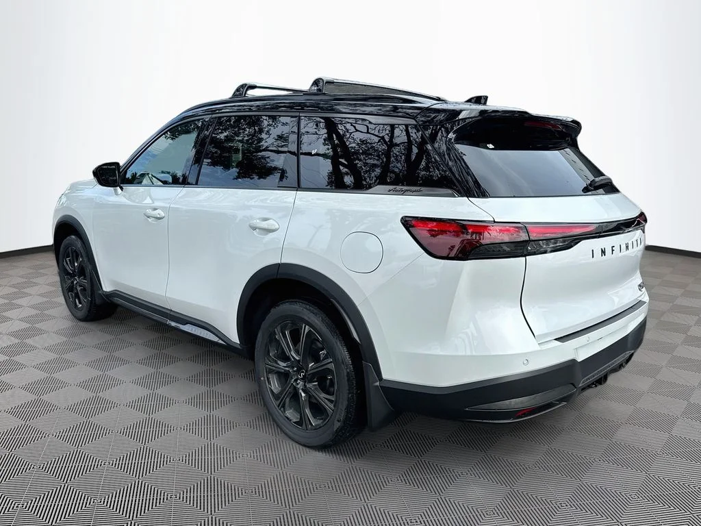 New 2027 2T RAD WHT INFINITI Autograph AWD image 7