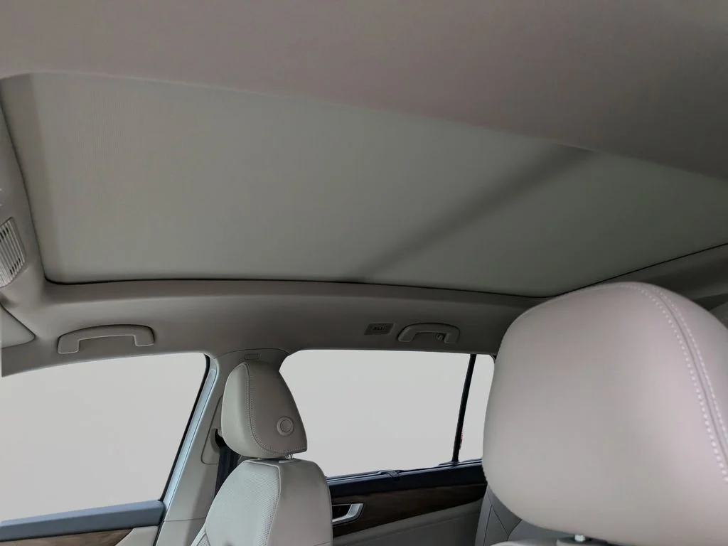 New 2026 White/off-white Volkswagen 2.0T SE w/Technology image 18