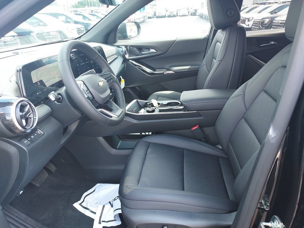 New 2027 Mosaic Black Metallic Chevrolet LT image 12