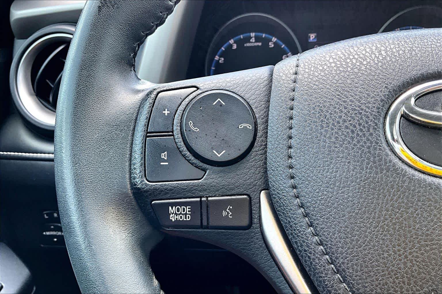 Used 2017 Black Currant Metallic Toyota XLE image 22