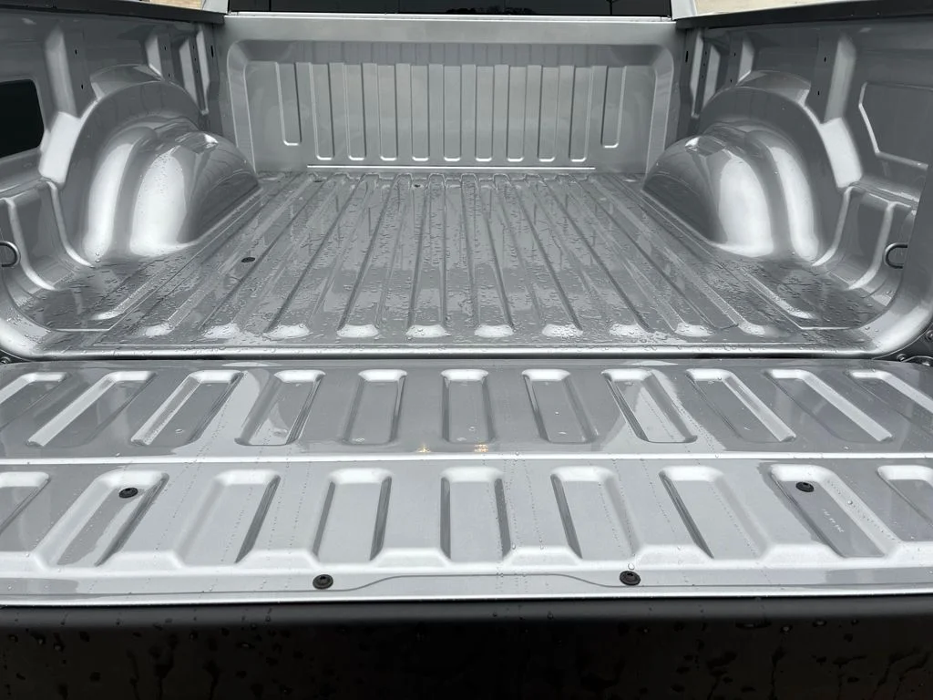 New 2026 Billet Silver Metallic Clear-Coat Exterior Paint RAM Big Horn/Lone Star image 23