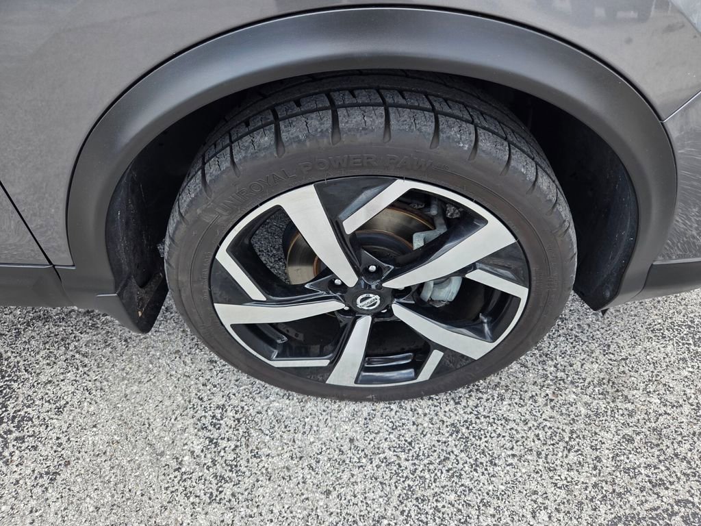 Used 2021 Gun Metallic Nissan SL image 20