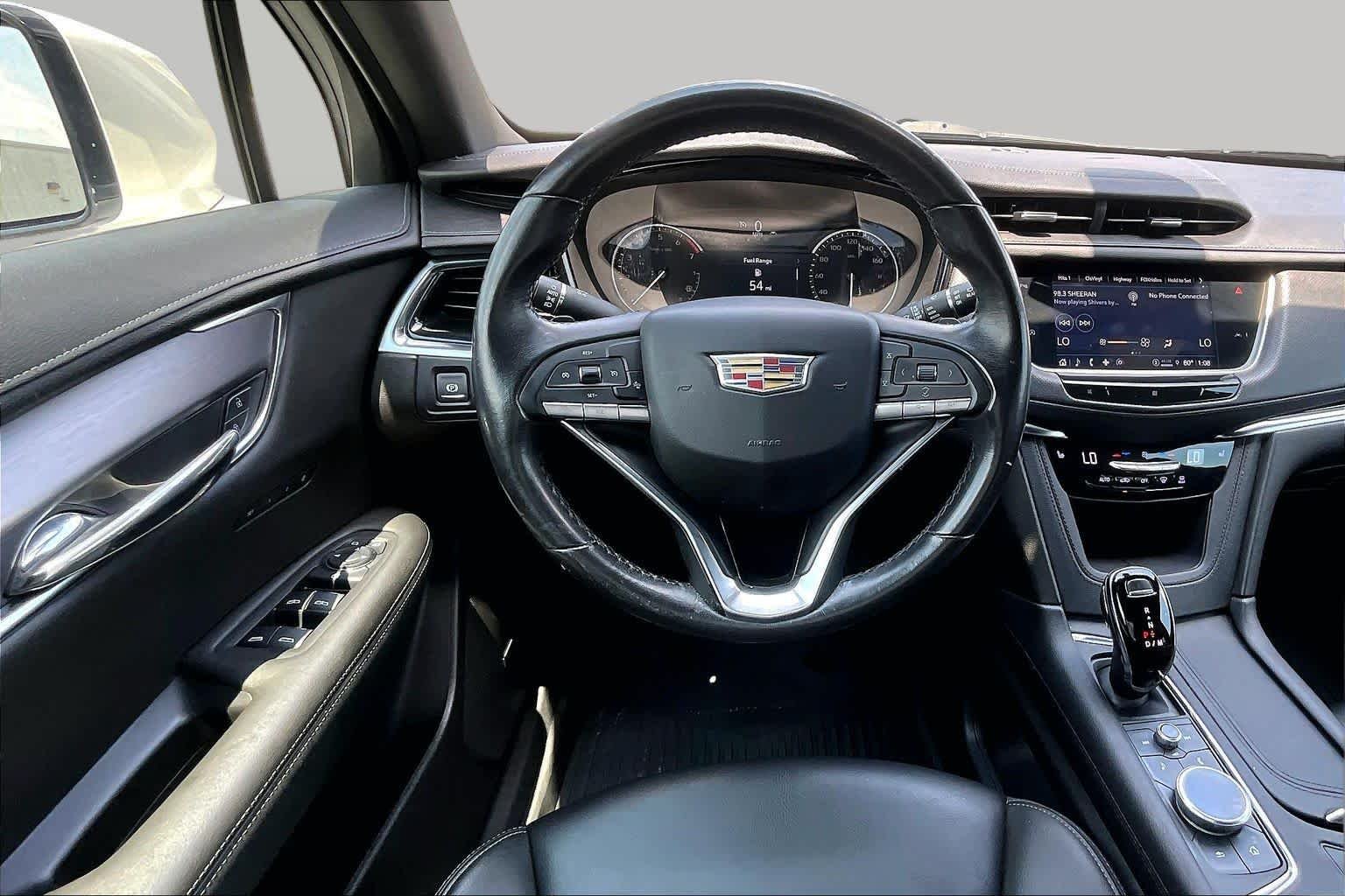 Used 2021 Crystal White Tricoat Cadillac Luxury image 6