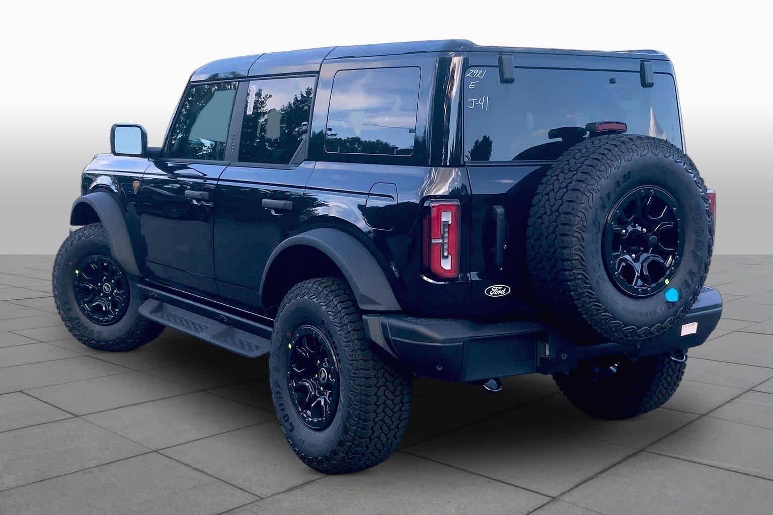 New 2026 Shadow Black Ford Badlands image 3