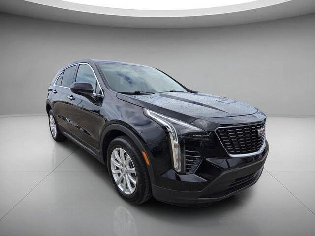 Used 2023 Stellar Black Metallic Cadillac FWD Luxury image 7