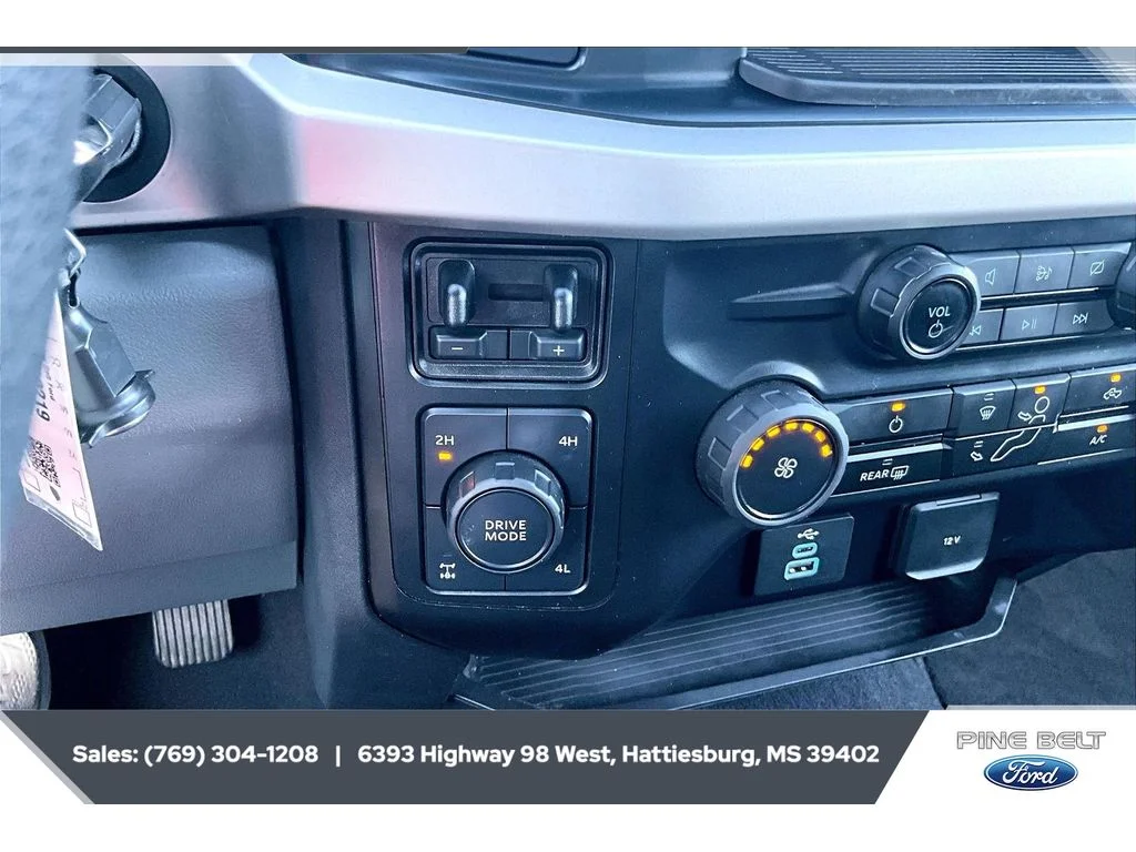Used 2024 Oxford White Ford XL image 23