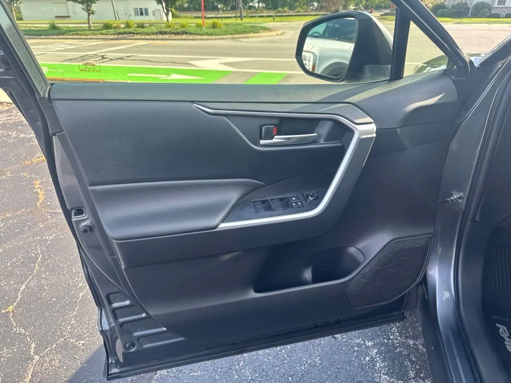 Certified Used 2020 Magnetic Gray Metallic Toyota XLE image 19
