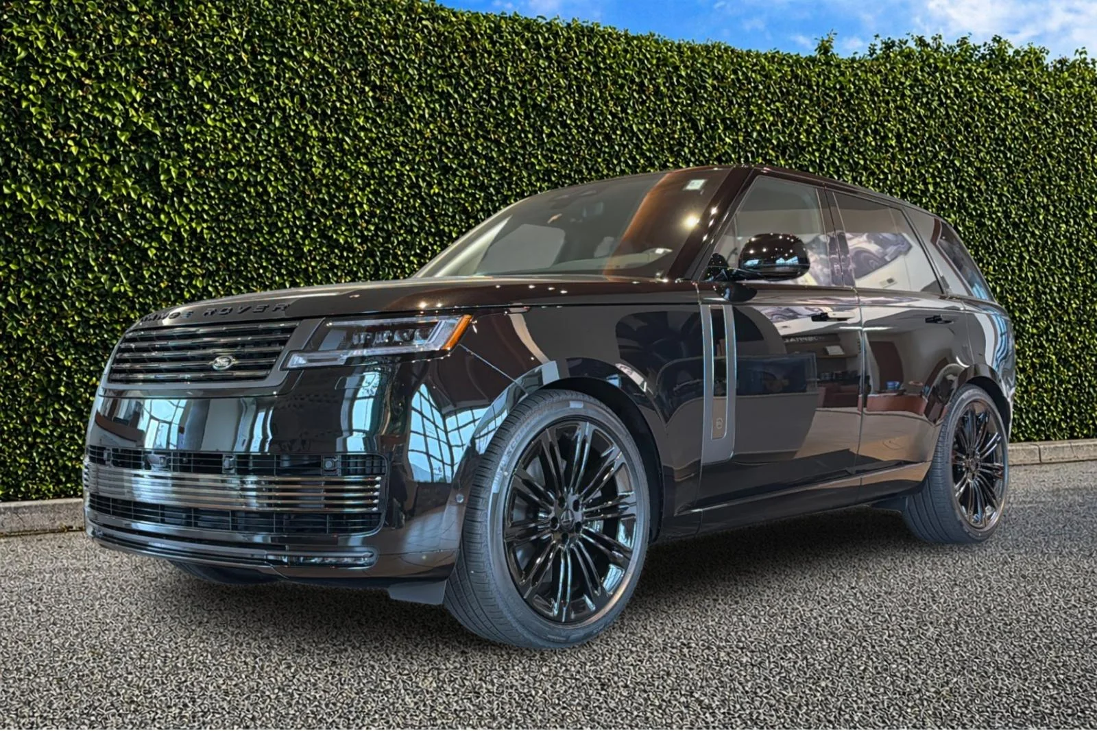 2026 Land Rover Range Rover 4.4 SV SWB's photo