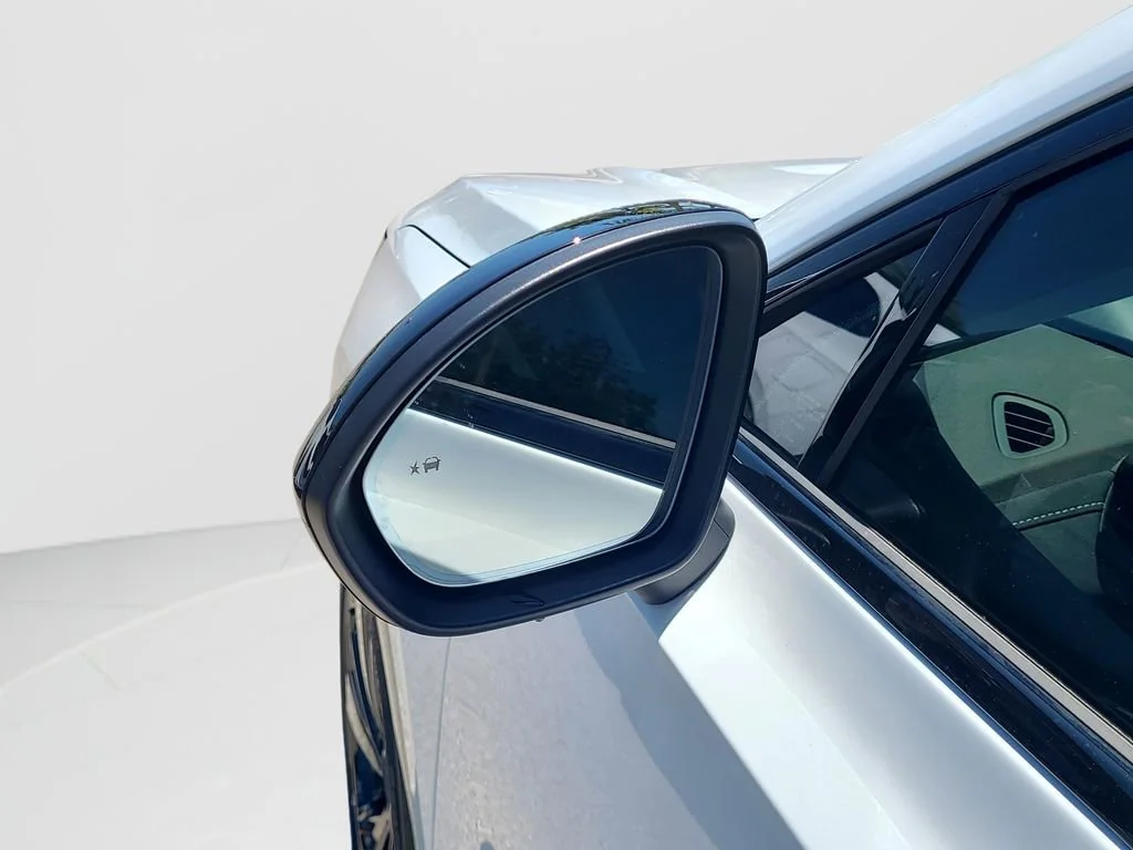 New 2026 Iridescent White Tricoat Buick Sport Touring image 27