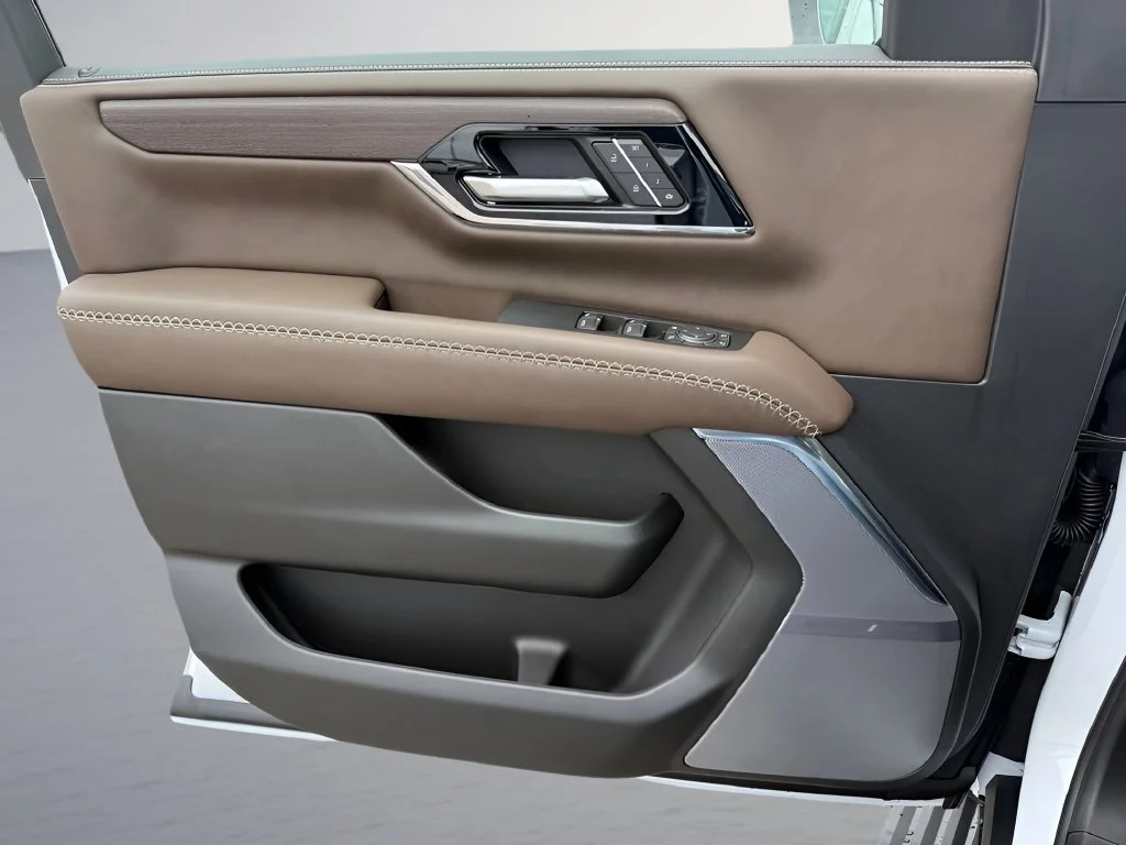New 2026 Glacier White Tricoat GMC Denali Ultimate image 32