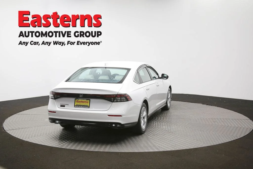 Used 2025 White Honda LX image 37