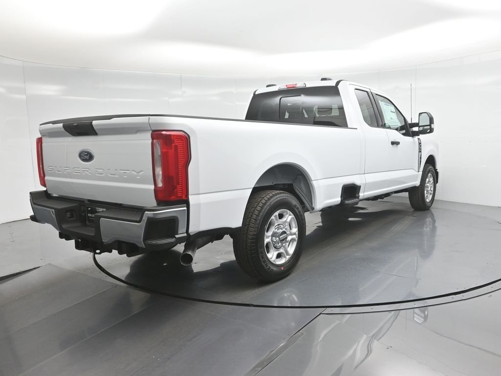 New 2026 Oxford White Ford XLT image 24