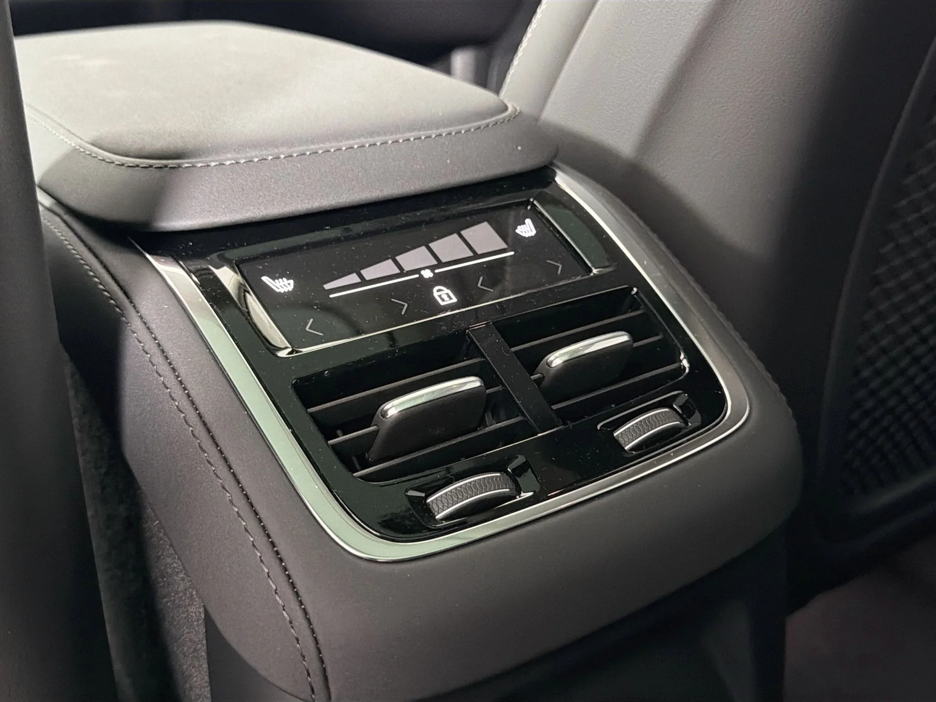 New 2026 Black Volvo T8 Ultra image 25