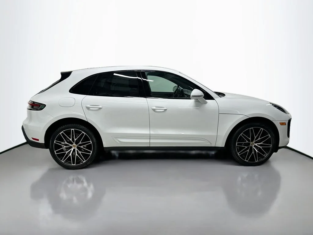 Used 2026  Porsche  image 8