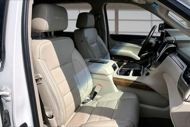 Used 2019 White GMC Denali image 7