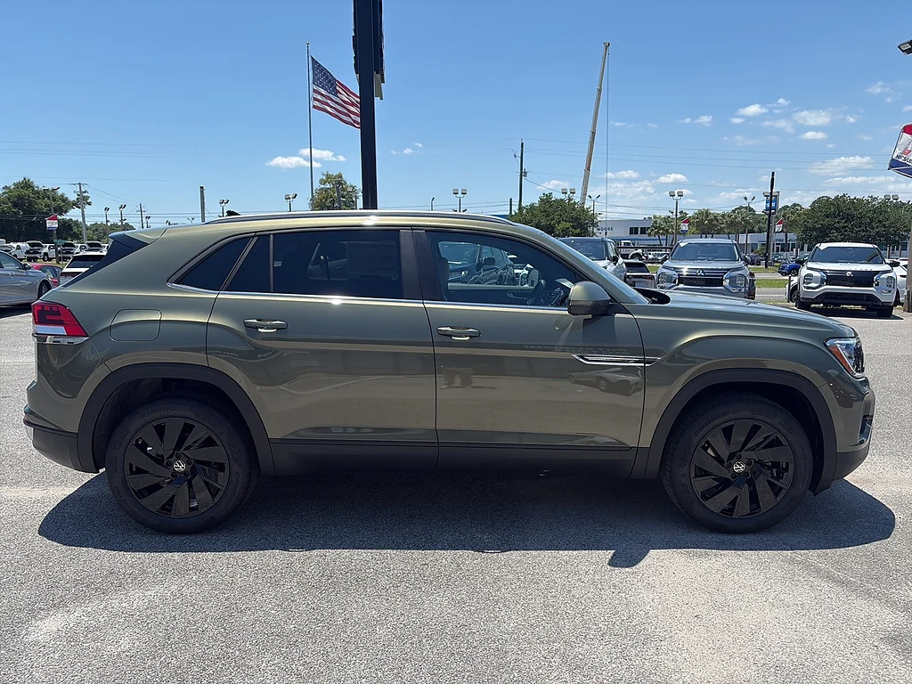 New 2026 Avocado Green Pearl Volkswagen 2.0T SE w/Technology FWD image 4