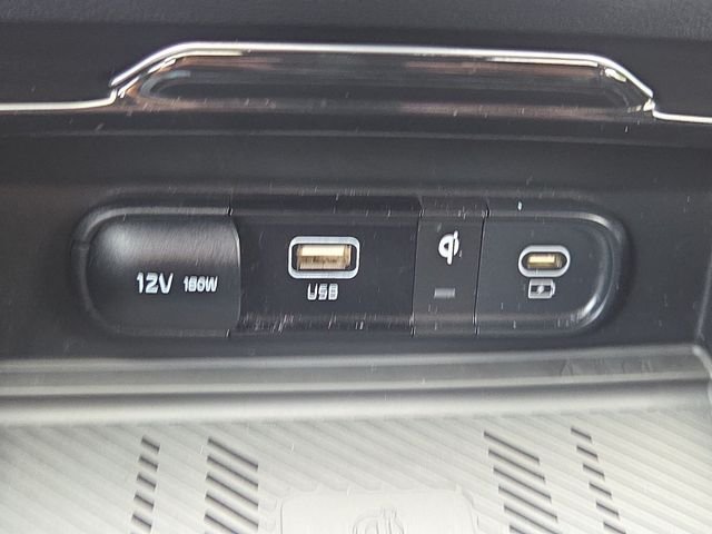Used 2024 Snow White Pearl Kia X-Line image 13