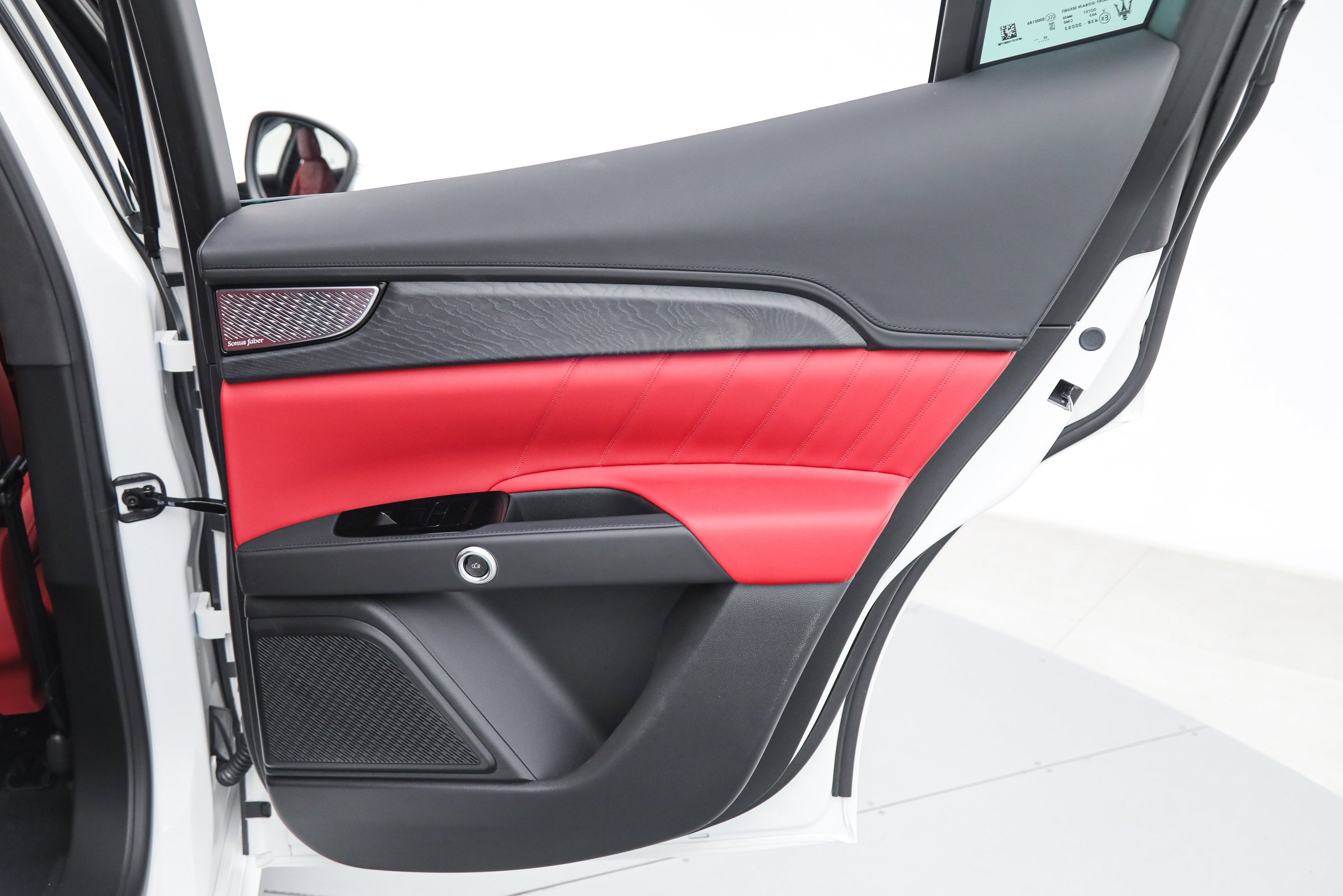 2026 Maserati Grecale Modena V6 - Photo 12