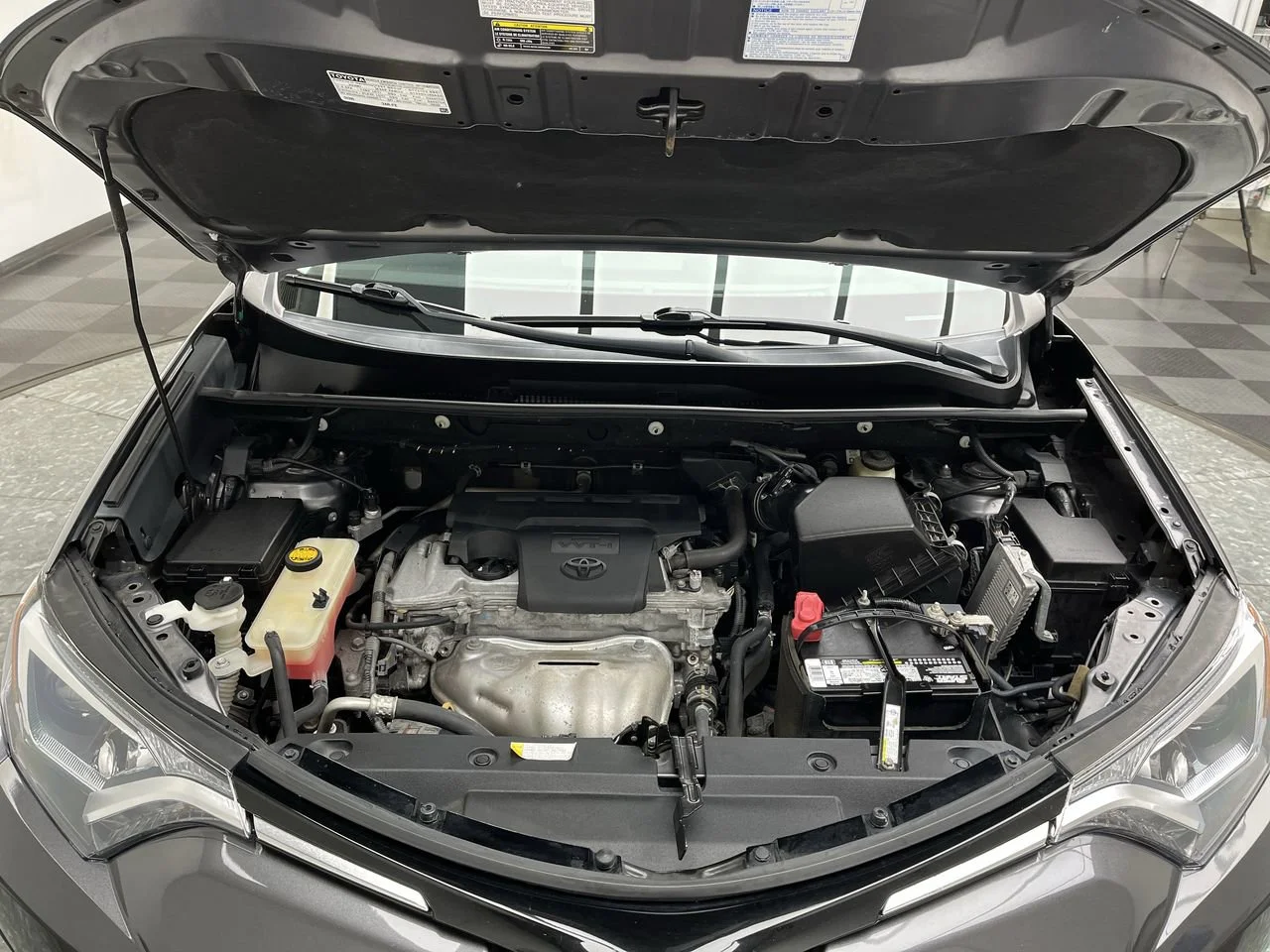 Used 2016 Gray Toyota XLE image 24