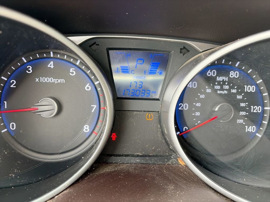 Used 2013 Red Hyundai GLS image 24